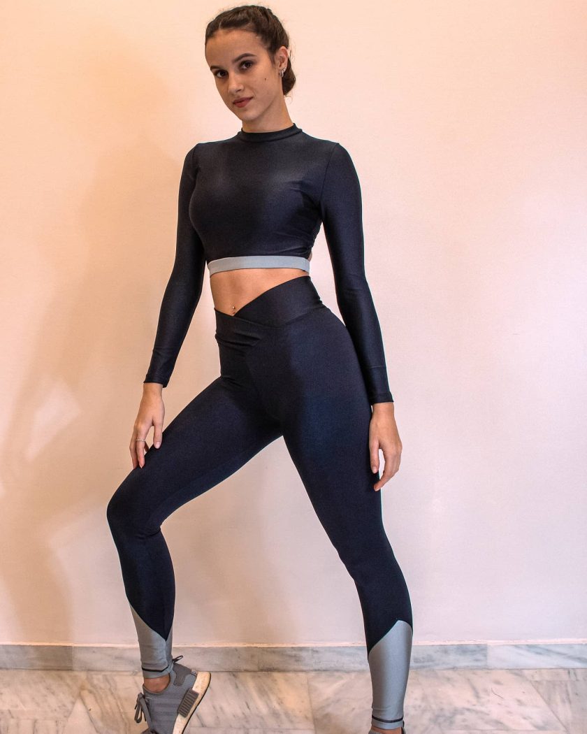 Το Sculpt Bodysuit (Black) συνδυάζει κομψότητα με λειτουργικότητα. Αναδεικνύει τη σιλουέτα χωρίς να περιορίζει την κίνηση.