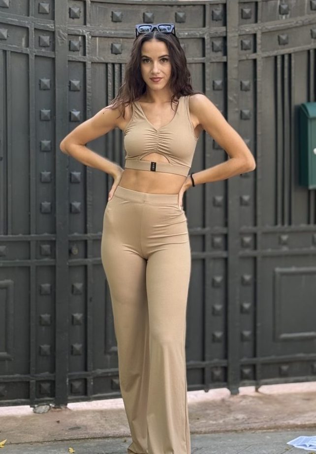 Elevate Pants Beige. High waisted & flared - ΥΟΜΙ