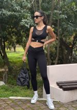 Signature Leggings (Black). Ψηλόμεσα με V-ζώνη & lifting ραφή.